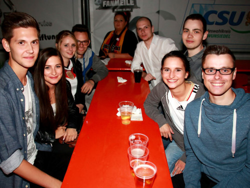 Public Viewing EM Deutschland Frankreich Euroherz Fanmeile – Foto 24