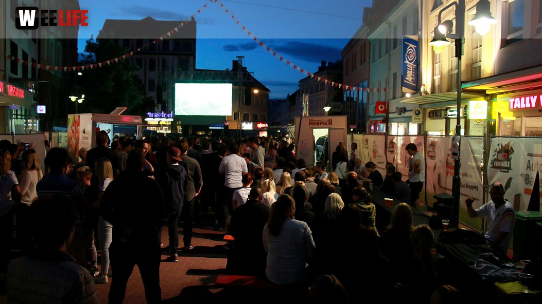 Public Viewing EM Deutschland Frankreich Euroherz Fanmeile