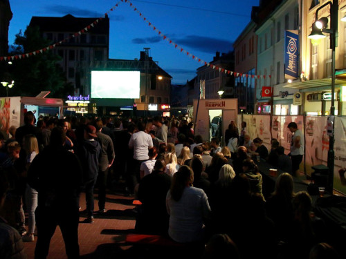 Public Viewing EM Deutschland Frankreich Euroherz Fanmeile – Foto 26