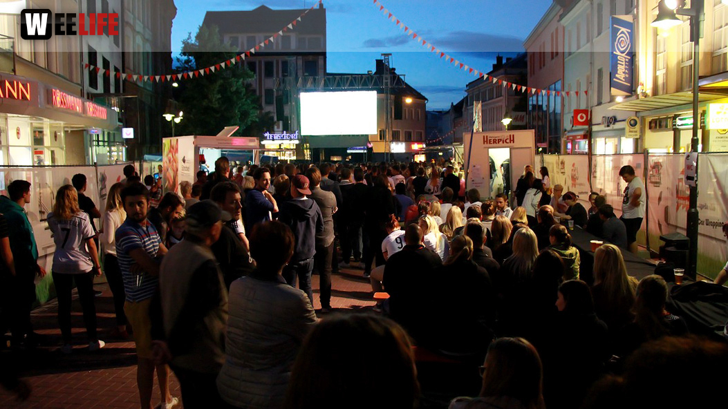 Public Viewing EM Deutschland Frankreich Euroherz Fanmeile