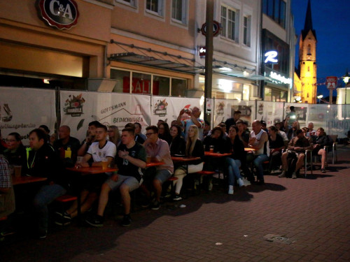 Public Viewing EM Deutschland Frankreich Euroherz Fanmeile – Foto 28