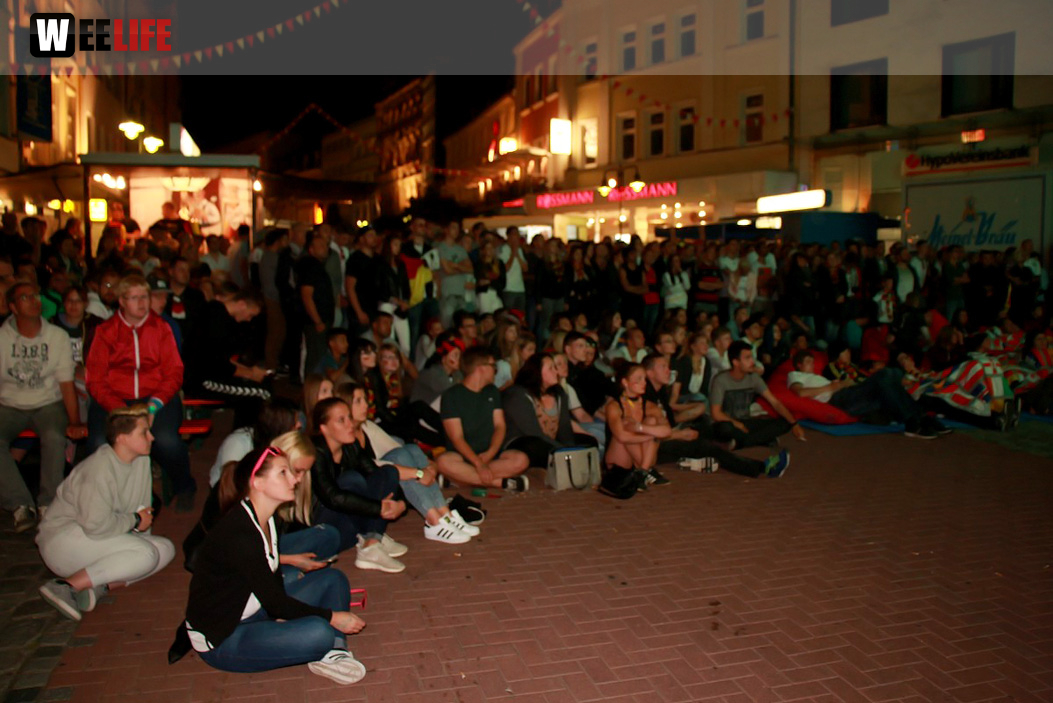 Public Viewing EM Deutschland Frankreich Euroherz Fanmeile