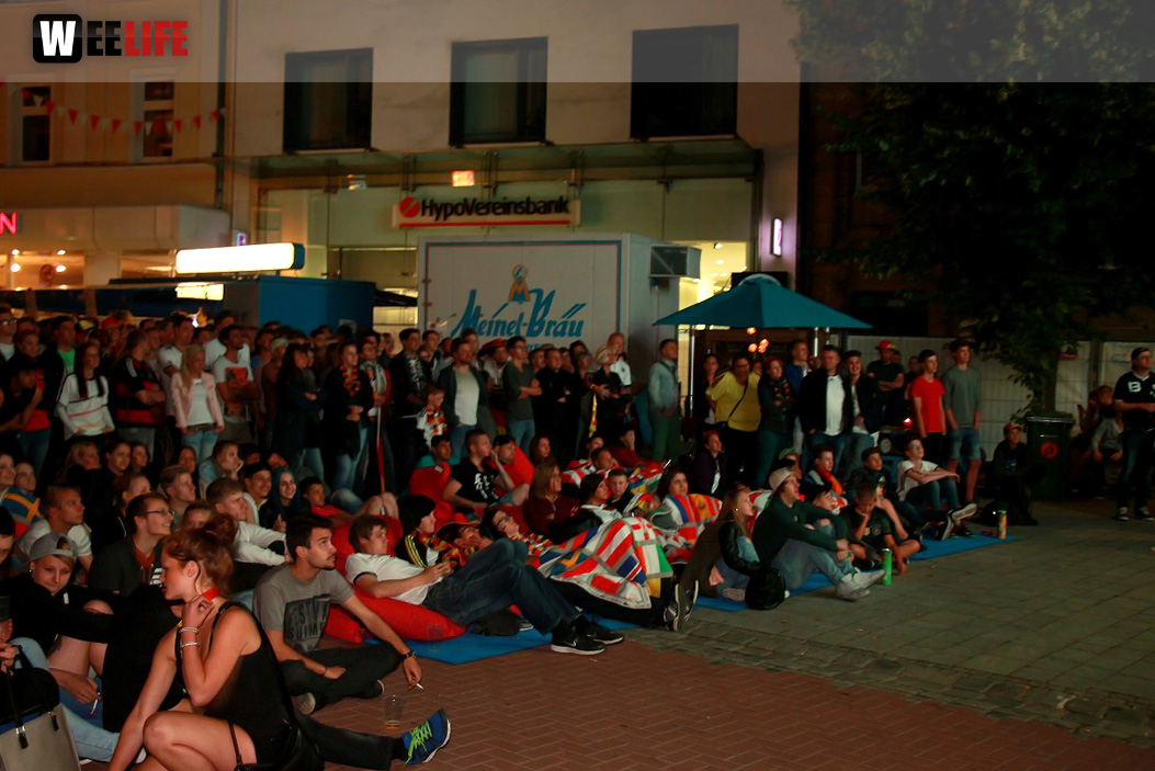 Public Viewing EM Deutschland Frankreich Euroherz Fanmeile