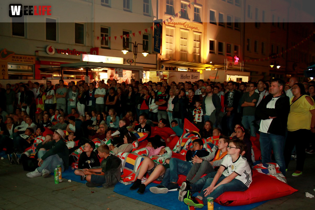 Public Viewing EM Deutschland Frankreich Euroherz Fanmeile