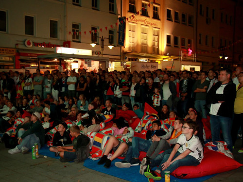 Public Viewing EM Deutschland Frankreich Euroherz Fanmeile – Foto 31