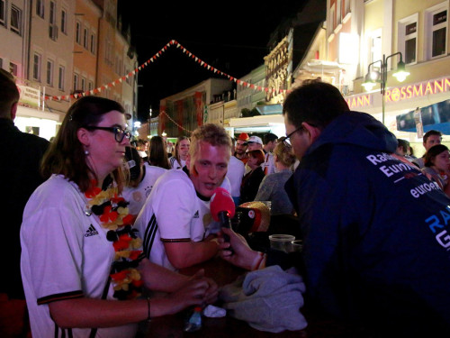 Public Viewing EM Deutschland Frankreich Euroherz Fanmeile – Foto 38
