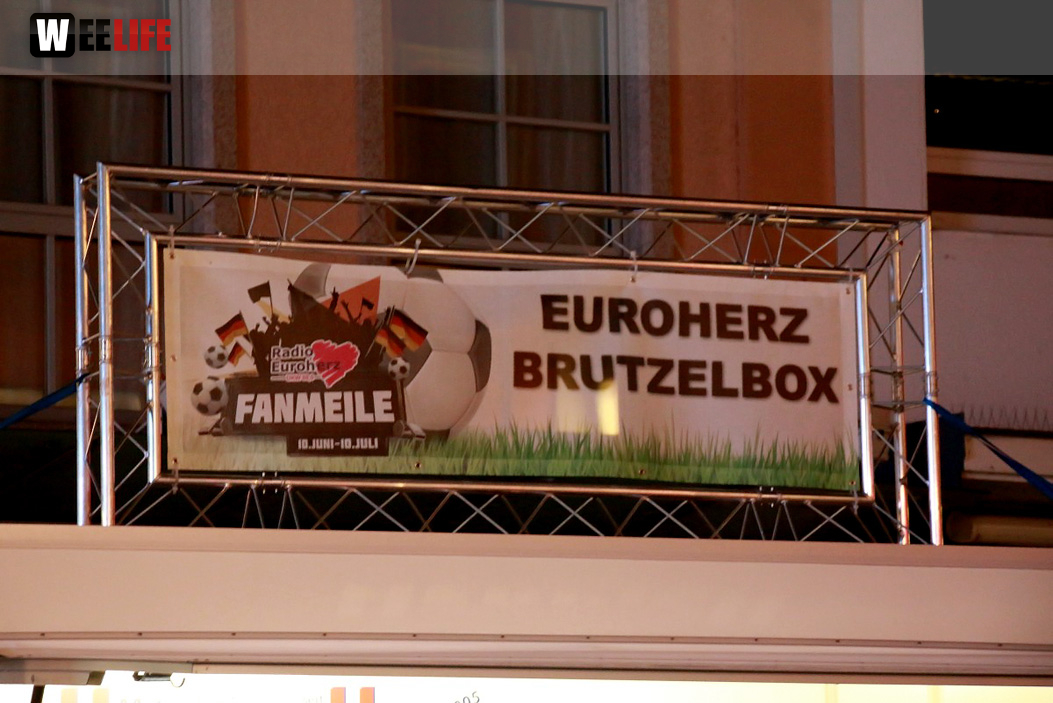 Public Viewing EM Deutschland Frankreich Euroherz Fanmeile