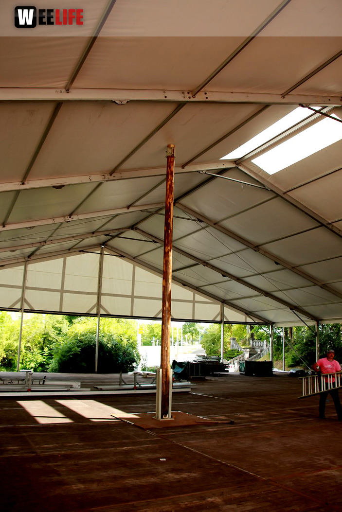 Volksfestaufbau Die Halln