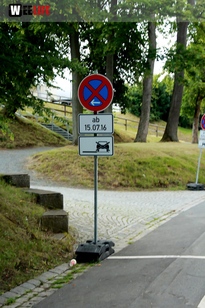 Volksfestaufbau Die Halln