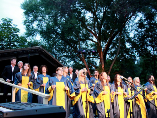 Sommerabend am Saaleufer mit Joy in Belief – Foto 6