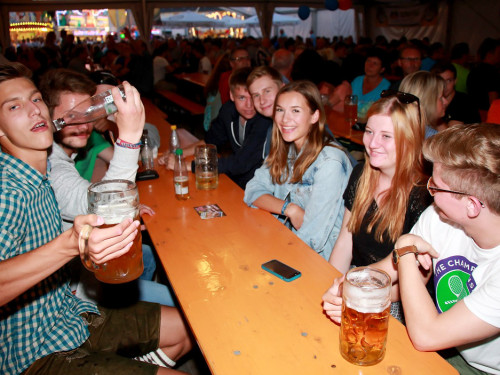 Wiesenfest Schwarzenbach Saale mit Midnight Ladies – Foto 43
