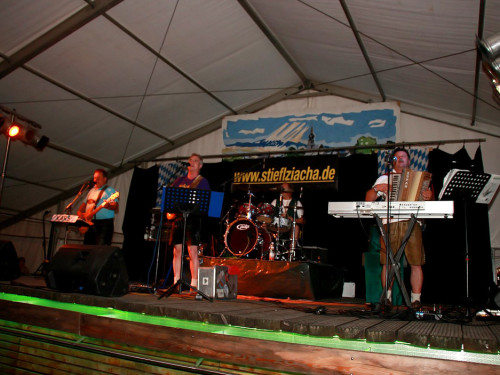 Wiesenfest Selbitz mit Stieflziacha Showband – Foto 14