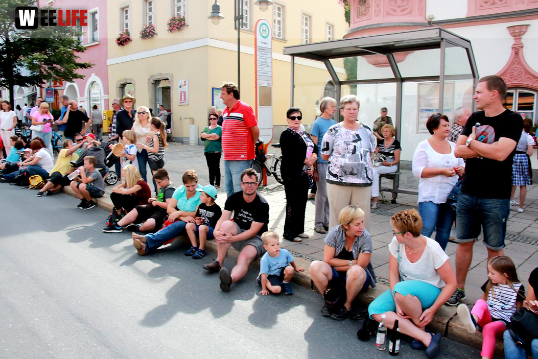 Hofer Volksfest 2016 Festzug Zuschauer
