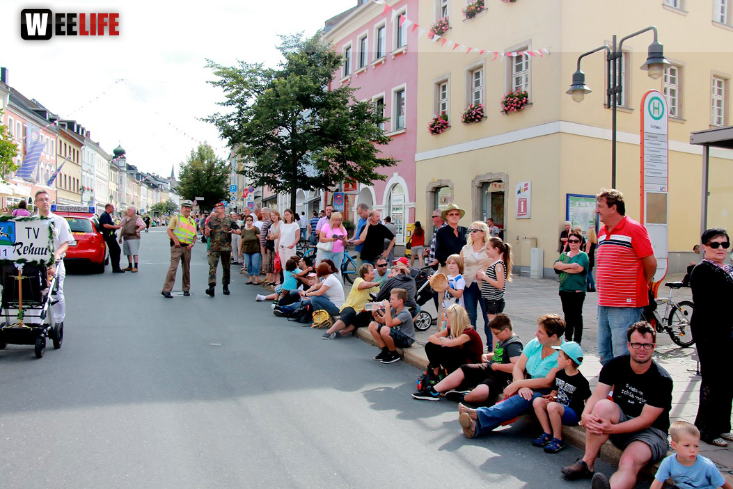 Hofer Volksfest 2016 Festzug Zuschauer