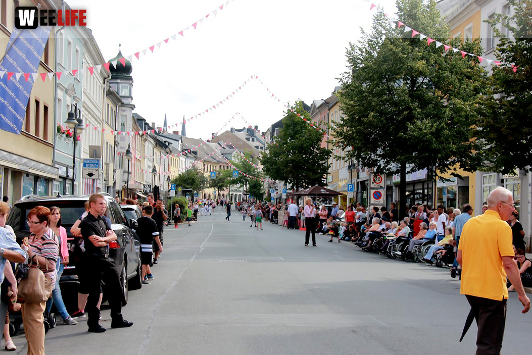 Hofer Volksfest 2016 Festzug Zuschauer
