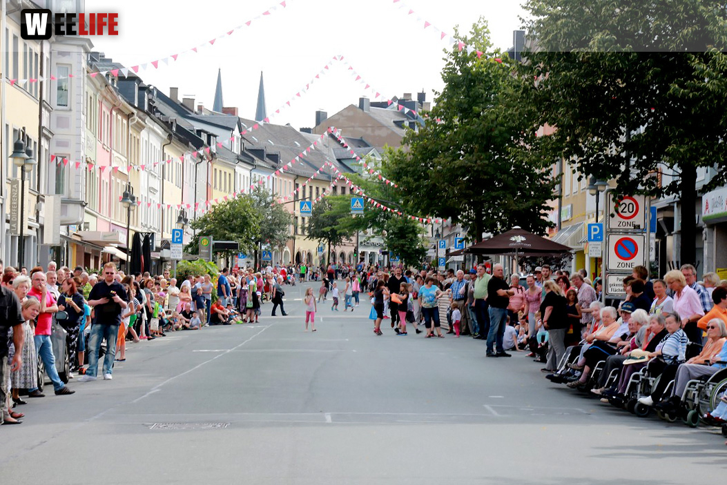 Hofer Volksfest 2016 Festzug Zuschauer