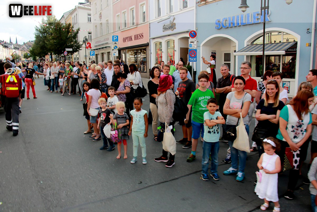 Hofer Volksfest 2016 Festzug Zuschauer