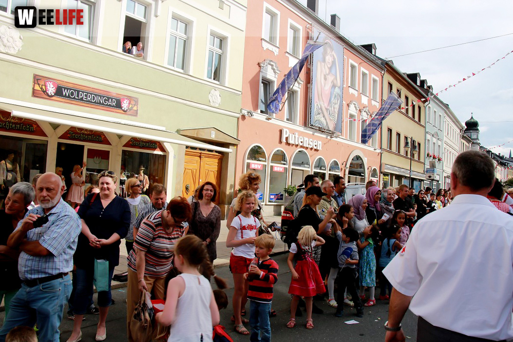 Hofer Volksfest 2016 Festzug Zuschauer