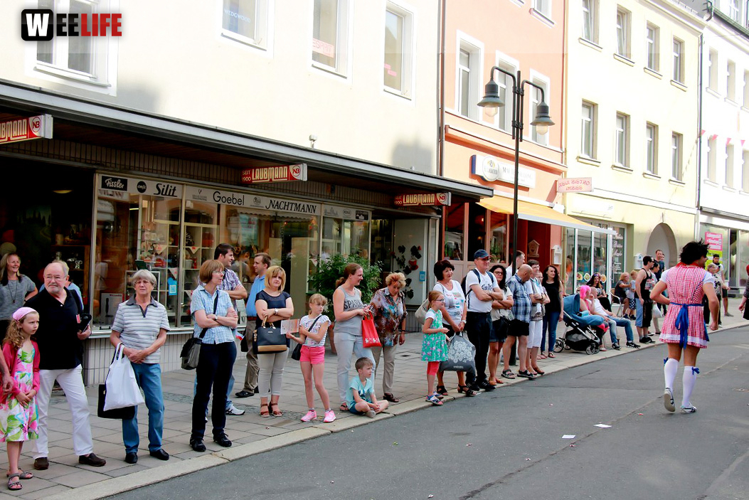 Hofer Volksfest 2016 Festzug Zuschauer