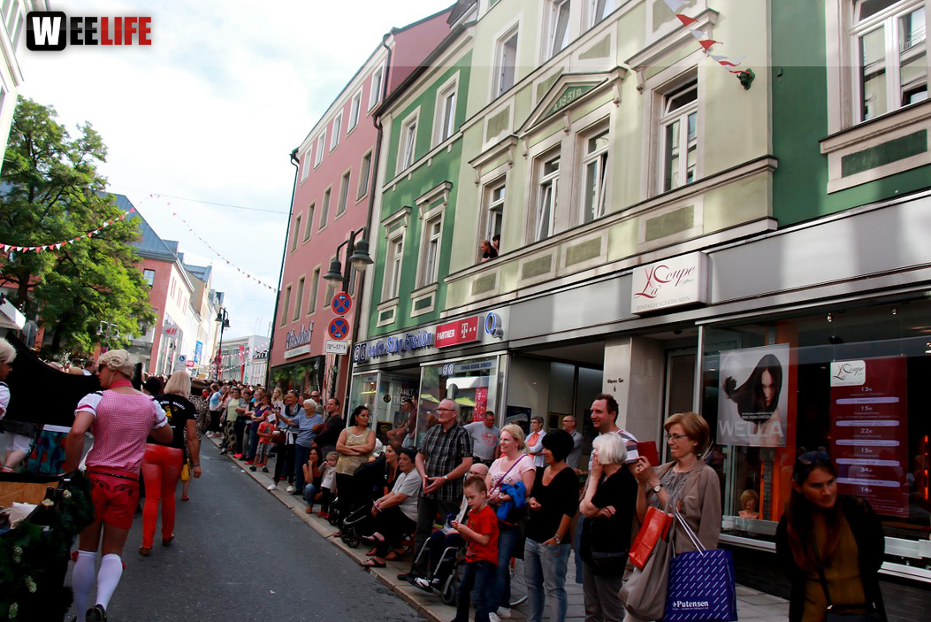 Hofer Volksfest 2016 Festzug Zuschauer