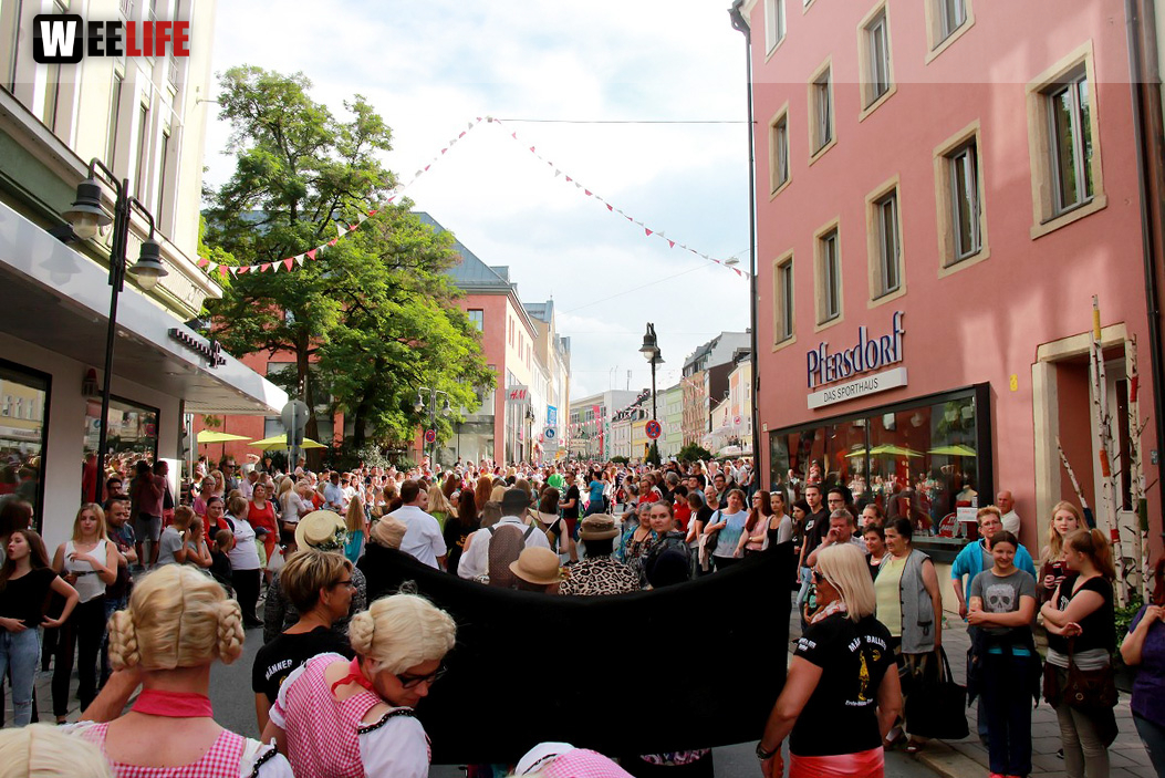 Hofer Volksfest 2016 Festzug Zuschauer