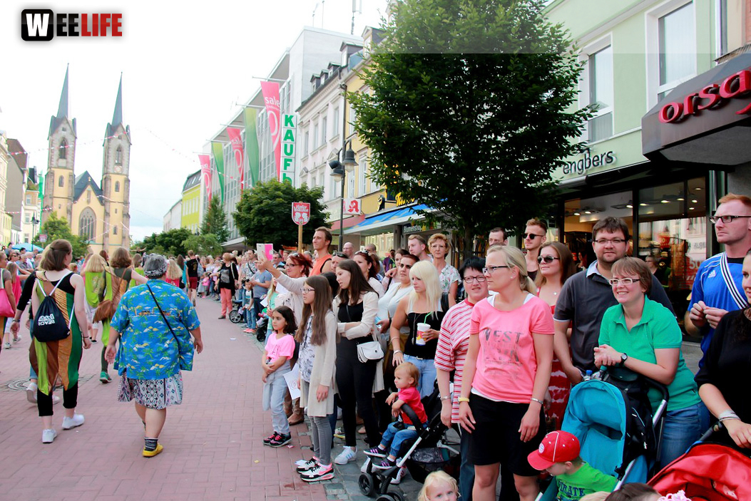 Hofer Volksfest 2016 Festzug Zuschauer