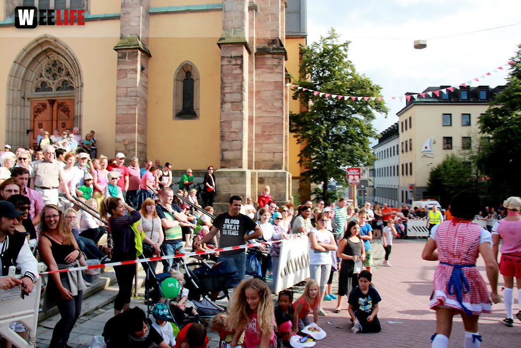 Hofer Volksfest 2016 Festzug Zuschauer