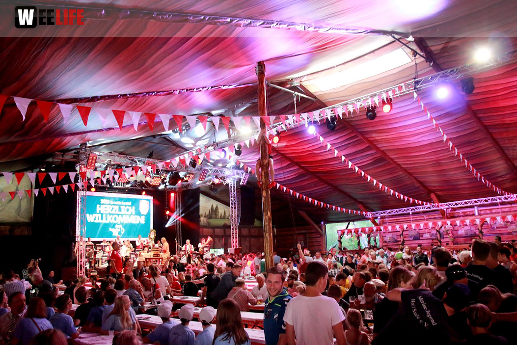Hofer Volksfest 2016 Tag 1 Freitag Nach dem Umzug  Original Töpener Blasmusik