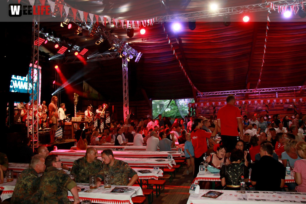 Hofer Volksfest 2016 Tag 1 Freitag Nach dem Umzug  Original Töpener Blasmusik