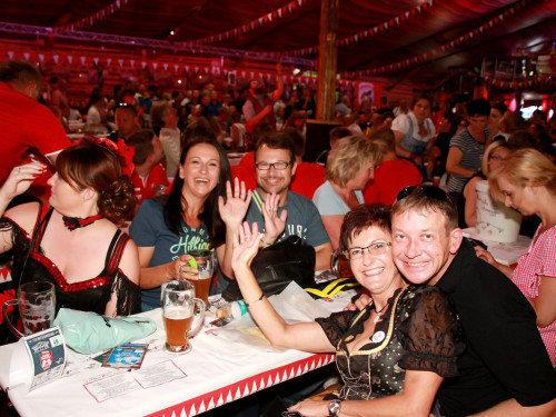 Hofer Volksfest 2016 Tag 1 Freitag Nach dem Umzug  Original Töpener Blasmusik – Foto 9