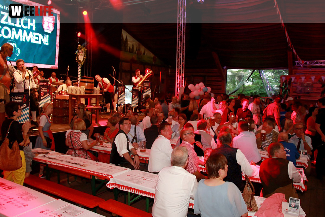 Hofer Volksfest 2016 Tag 1 Freitag Nach dem Umzug  Original Töpener Blasmusik