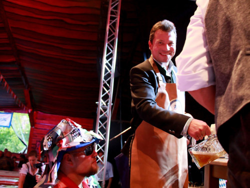 Hofer Volksfest 2016 Tag 1 Freitag Nach dem Umzug  Original Töpener Blasmusik – Foto 33