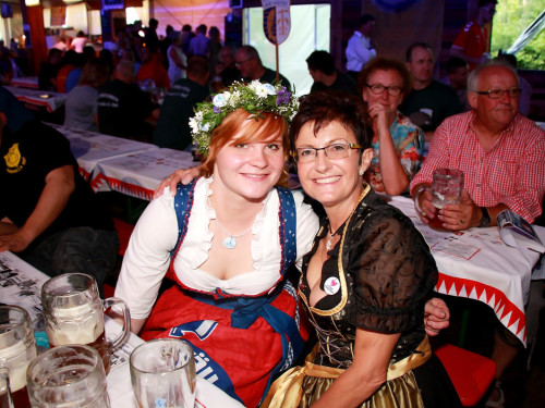 Hofer Volksfest 2016 Tag 1 Freitag Nach dem Umzug  Original Töpener Blasmusik – Foto 41