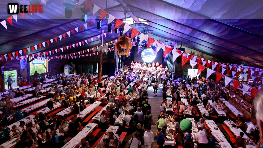 Hofer Volksfest 2016 Tag 1 Freitag Nach dem Umzug  Original Töpener Blasmusik