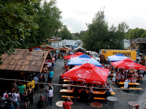 Hofer Volksfest 2016 Tag 1 Freitag Nach dem Umzug  Original Töpener Blasmusik – Foto 59