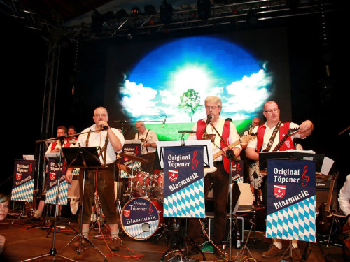 Hofer Volksfest 2016 Tag 1 Freitag Abends Original Töpener Blasmusik – Foto 10