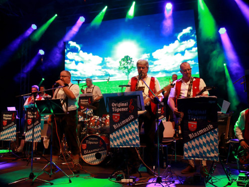 Hofer Volksfest 2016 Tag 1 Freitag Abends Original Töpener Blasmusik – Foto 11