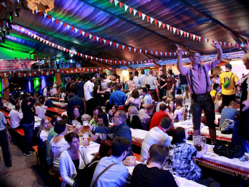 Hofer Volksfest 2016 Tag 1 Freitag Abends Original Töpener Blasmusik – Foto 14