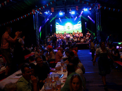 Hofer Volksfest 2016 Tag 1 Freitag Abends Original Töpener Blasmusik – Foto 17