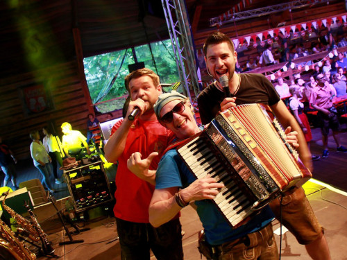 Hofer Volksfest 2016 Tag 2 Samstag Tag der Landjugend  Die Störzelbacher – Foto 16