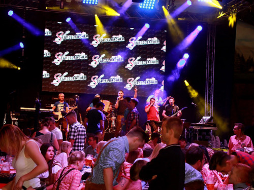 Hofer Volksfest 2016 Tag 2 Samstag Tag der Landjugend  Die Störzelbacher – Foto 19