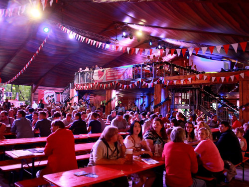 Hofer Volksfest 2016 Tag 2 Samstag Tag der Landjugend  Die Störzelbacher – Foto 27