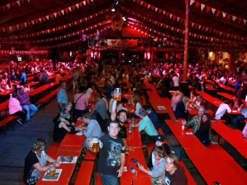 Hofer Volksfest 2016 Tag 3 Sonntag Abends Münchner Zwietracht Festplatz – Foto 4