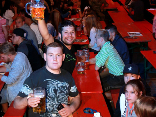 Hofer Volksfest 2016 Tag 3 Sonntag Abends Münchner Zwietracht Festplatz – Foto 5