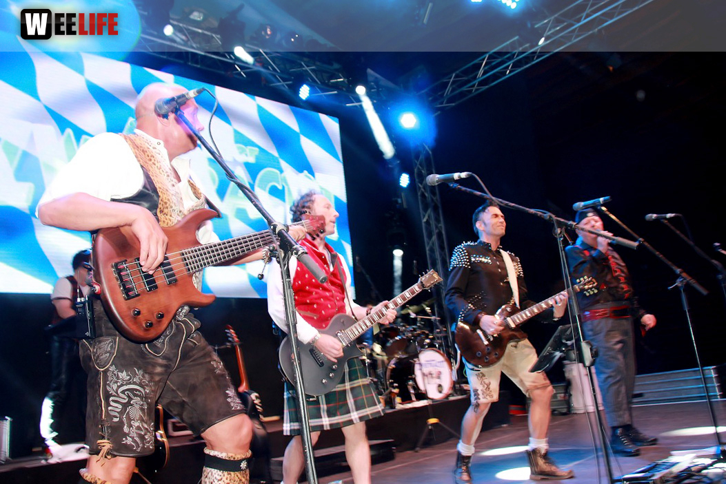 Hofer Volksfest 2016 Tag 3 Sonntag Abends Münchner Zwietracht Festplatz