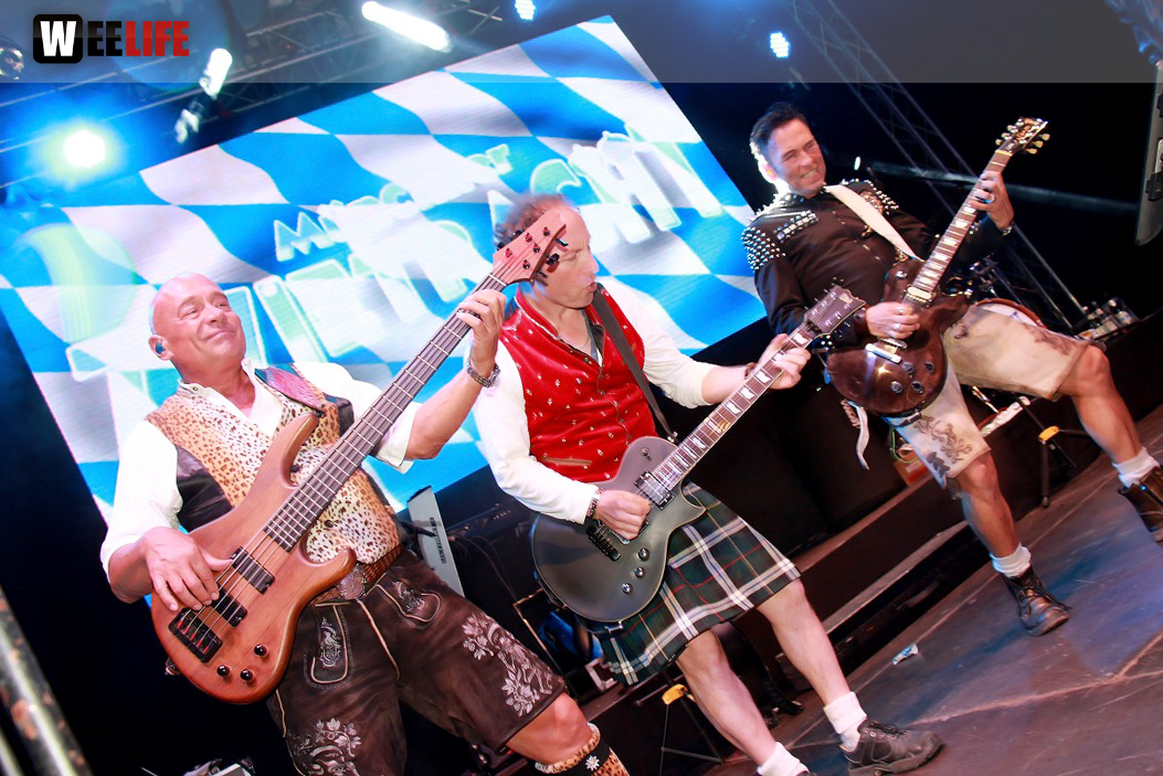 Hofer Volksfest 2016 Tag 3 Sonntag Abends Münchner Zwietracht Festplatz