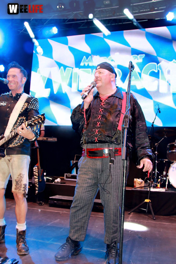 Hofer Volksfest 2016 Tag 3 Sonntag Abends Münchner Zwietracht Festplatz