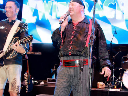Hofer Volksfest 2016 Tag 3 Sonntag Abends Münchner Zwietracht Festplatz – Foto 15