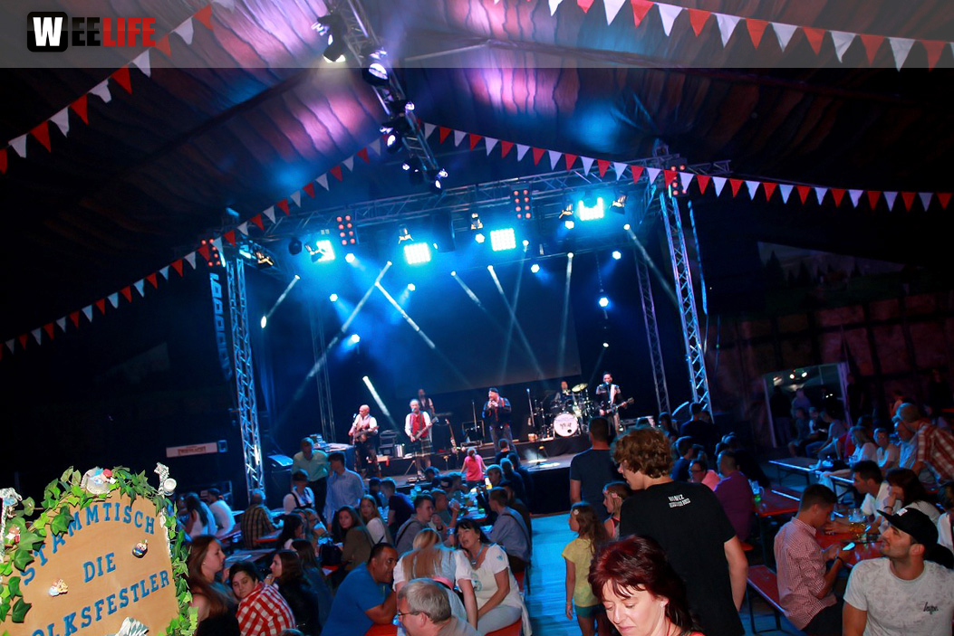 Hofer Volksfest 2016 Tag 3 Sonntag Abends Münchner Zwietracht Festplatz