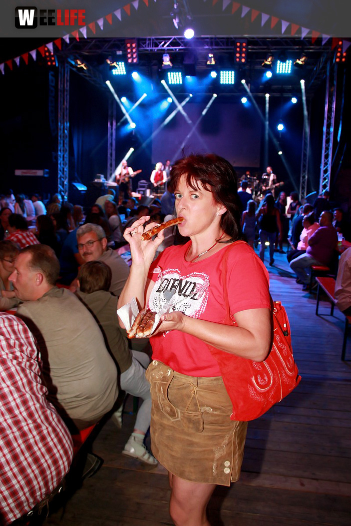Hofer Volksfest 2016 Tag 3 Sonntag Abends Münchner Zwietracht Festplatz